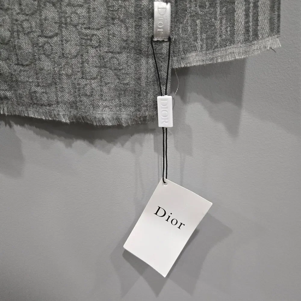 🐢 NWT Christian Dior Cashmere Trotter Scarf Grey. 80